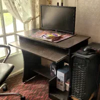 میز کامپیوتر چوبی