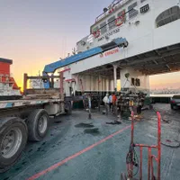 جرثقیل ۱۰ تن کفی دار بوم بلند 21متری|خدمات حمل و نقل|بندرعباس, |دیوار