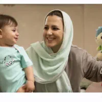 به خانم جهت پرستاری از کودک و کار منزل نیازمندیم