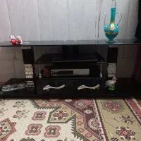 میز تلویزیون شیشه ای