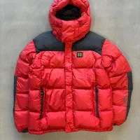 کاپشن پر|کوهنوردی و کمپینگ|اصفهان, باغ نگاره|دیوار