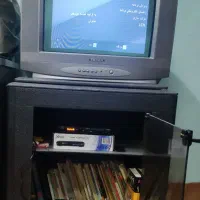 تلویزیون و ستاپ و میز
