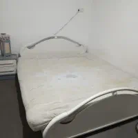 تخت دونفره همراه تشک|تخت و سرویس خواب|فردیس, انبار نفت|دیوار