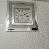 ساعت دیواری در حد نو سالم