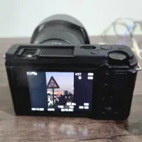 دوربین سونیSony ZV-E10 لنز 16-50با تجهیزات اضاف