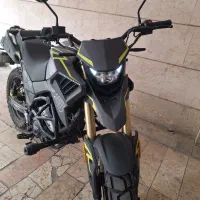 هاسکی ۲۲۵جهانرو 1403همراه با یک جفت کلاه ست موتور