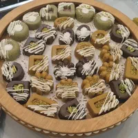 سفارش کیک ، دسر ، حلوا ، خرما پذیرفته میشود|خوردنی و آشامیدنی|مشهد, انقلاب|دیوار