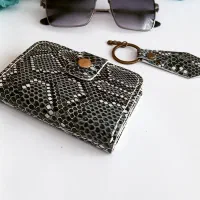 کیف کارت چرم طبیعی درجه یک طرح پوست ماری سیاه سفید|کیف، کفش، کمربند|ارسنجان, |دیوار