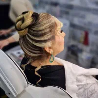 سالن زیبایی ماتیک|خدمات آرایشگری و زیبایی|اقبالیه, |دیوار