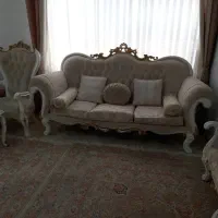 مبل کلاسیک و میز ناهارخوری