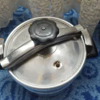 زودپز کم کارکرد|ظروف پخت‌وپز|هشتگرد, شهرک راه آهن|دیوار