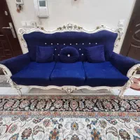 مبلمان شیک به همراه میز عسلی