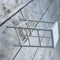 چهارپایه فلزی