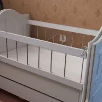تخت خواب چوبی سفید کاملا نو|تخت و صندلی بچه|شیراز, حومه شیراز|دیوار