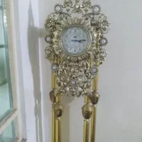 ساعت دیواری ایستاده