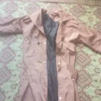 یک عدد بارانی|لباس|قروه, |دیوار