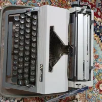 دستگاه تایپ قدیمی|کلکسیون اشیاء عتیقه|مشهد, کارمندان دوم|دیوار