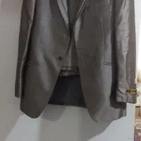 دو عدد کت وشلوار باجلیقه  وپیراهن سفید