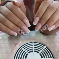 مدل کاشت ناخن و مژه و پدیکور رایگان