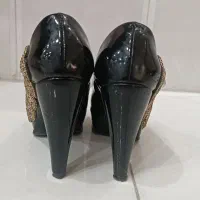 کفش پاشنه بلند درحد نو