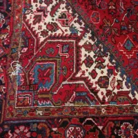 چند عدد فرش کار کرده