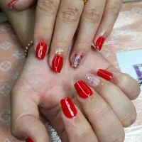 خدمات و آموزش کاشت ناخن|خدمات آرایشگری و زیبایی|اردبیل, |دیوار