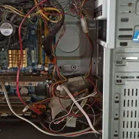 کیس و مانیتور قدیمی