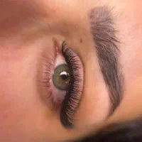 اجاره لاین مژه در  سالن زیبایی