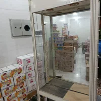 ویترین شیشه ای سه تیکه