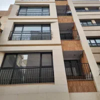 100 متری مناسب زوج جوان با تنفس پرداخت