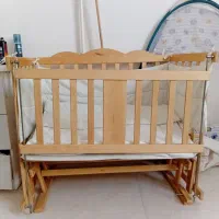 تخت وهمواره نوزاد