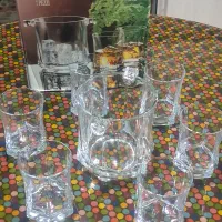 لیوان و یخدان