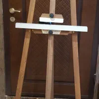 کتابخانه و پایه بوم