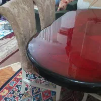 یک عدد میز ناهار خوری با ۴ تا صندلی|میز و صندلی غذاخوری|رشت, جماران|دیوار