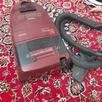 یک عدد جارو برقی نو