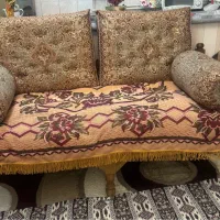 تخت سنتی با تشک و بالشتک