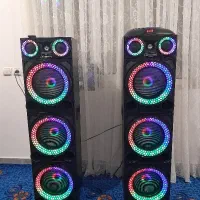 یک جفت اسبیکر بلوتوث دار