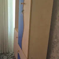 تخت وکمدکارکرده .بوفه،آینه|تخت و سرویس خواب|شیراز, میانرود|دیوار