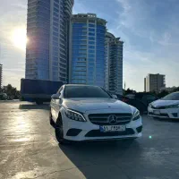 اجاره روزانه بنز C300 سفید و در شیراز