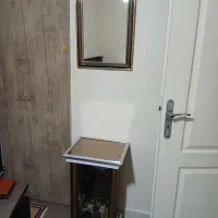 آینه و میز شیشه ای کوچک|بوفه، ویترین، کنسول|پرند, فاز ۳|دیوار