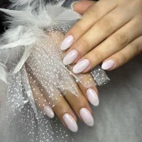 خدمات کاشت ناخن با بهترین متریال