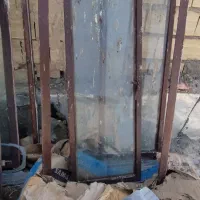 آهن قدیمی همراه چهارچوب