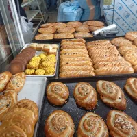 به یک کلوچه پز خانم یا آقا نیازمندم