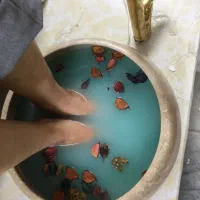 ژلیش ناخن + پا + دست +پدیکور پا