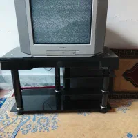 تلویزیون سالم با همراه کنترل ومیز باهم هفصدتومان