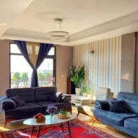 دو واحد آپارتمان در دو طبقه مجزا