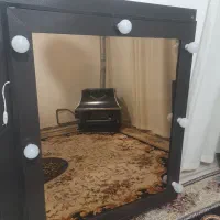 اینه ارایشگاه. وصندلی چرخشی وفایل چندکشو