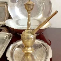 تعدادی جنس آنتیک به فروش میرسد