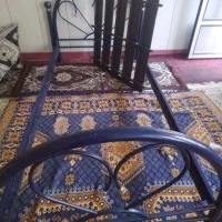با سلام یک عدد تخت فلزی با تشک بفروش می رود|تشک تختخواب|بروجن, |دیوار