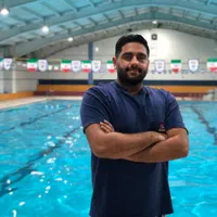 حرفه ای شنا کن